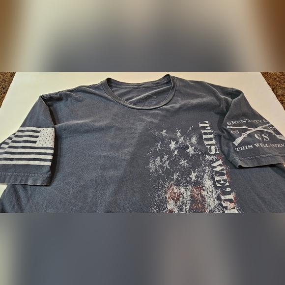 Distressed American Flag This We'll Defend Adult XL Blue Grunt Style Tshirt EUC - Picture 5 of 6